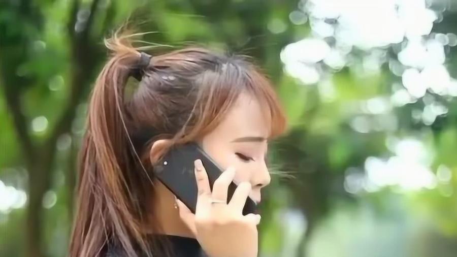 抖音上线怎能不让某人看到你上线了我每次一打开抖音领导就发现我上线啦，怎能就让他一个人看不到我上线？游戏画面