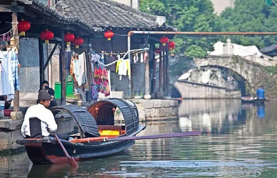 自古中国出脑残、领教到什么叫脑残、中国说中国几百枚可以炸毁美国、而中国上海却要几百枚游戏画面